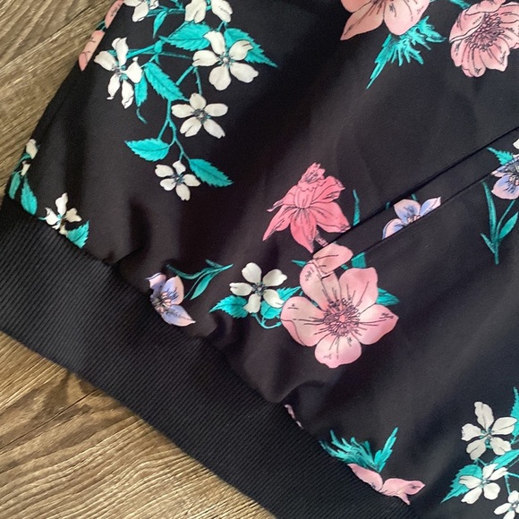 Lane Bryant Jacket Women Size 26 Floral Black Pink Full Zip Lightweight Coat - Picture 6 of 12